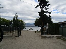 Luxury Lakefront Rooms
