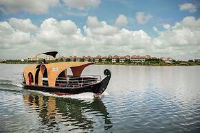 Mayfair Lake Resort
