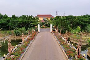 Mayfair Lake Resort