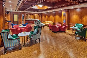 Mayfair Lake Resort