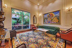Mayfair Lake Resort