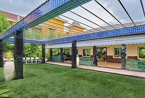 Mayfair Lake Resort