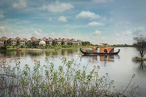 Mayfair Lake Resort