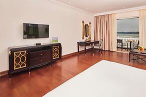 Mayfair Lake Resort