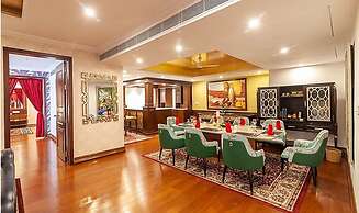 Mayfair Lake Resort