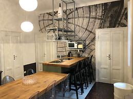 The Design Lab&B