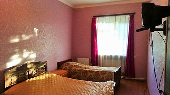 Hotel Lilo near Airport