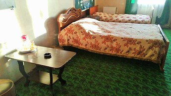 Hotel Lilo near Airport