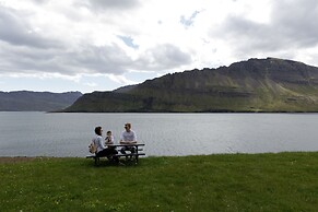 The Cliff Hotel