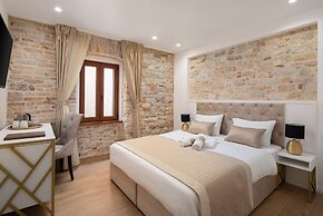 Le Premier Luxury Rooms