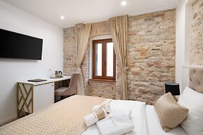 Le Premier Luxury Rooms