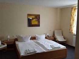 Hotel Merkur Garni