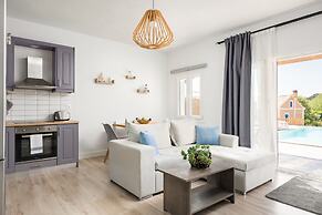 Reiki Luxury Villas