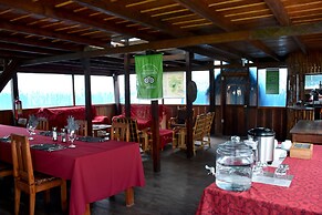 Yaku Amazon Lodge & Expeditions