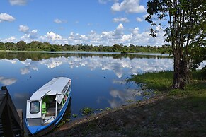Yaku Amazon Lodge & Expeditions