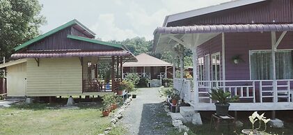 Pondok Oma Surf Simeulue
