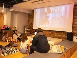 Dot Hostel & Bar