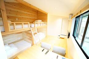 Dot Hostel & Bar
