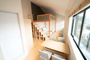 Dot Hostel & Bar