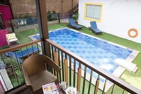 Acron Seaway Resort