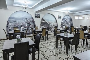 Marialuis Hotel