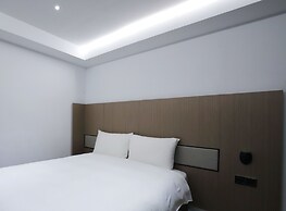 Slow Town Hotel - Glowing