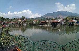 Villa Lot 5 Lake View for 30 pax