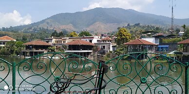 Villa Lot 5 Lake View for 30 pax