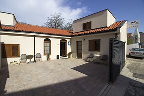 Villa Divani