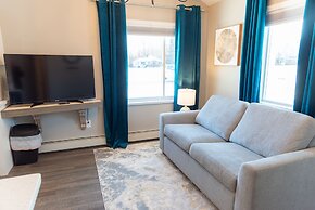 Colony Suites
