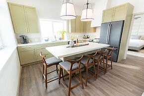 Colony Suites