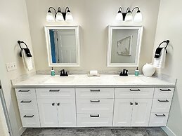 Colony Suites