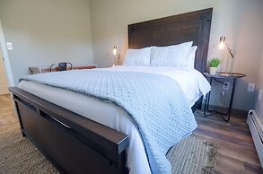 Colony Suites