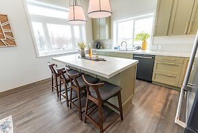 Colony Suites