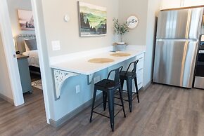 Colony Suites