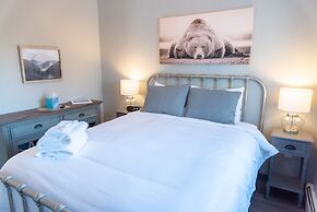 Colony Suites