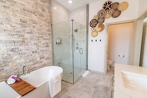 Colony Suites