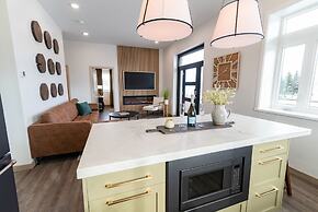 Colony Suites