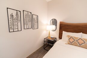 Colony Suites