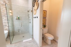 Colony Suites
