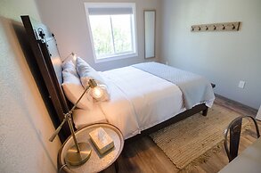 Colony Suites