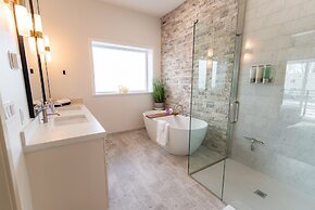 Colony Suites
