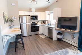 Colony Suites