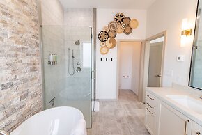 Colony Suites