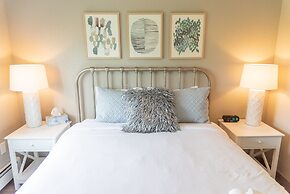 Colony Suites