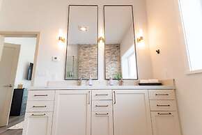 Colony Suites