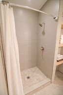 Colony Suites
