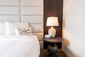 Colony Suites