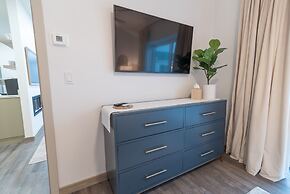 Colony Suites