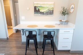 Colony Suites